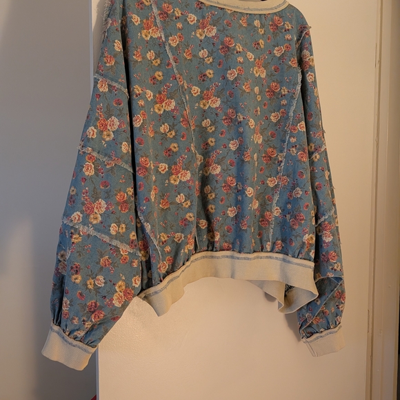 LovLov - Boutique Washed Vintage Floral Pullover, Size L, NWT - Picture 3 of 5